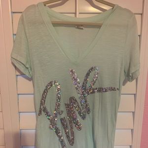 PINK Victoria’s Secret Vneck T-shirt size Large